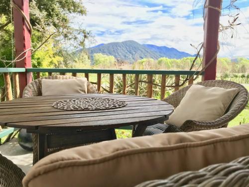 สภาพแวดล้อมโดยรอบ, Murchison Lodge in เมอร์ชิซัน