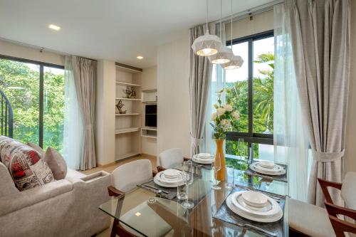 Camera doppia, attico, 2 camere da letto, vista parziale sul mare, piscina privata