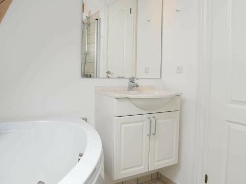  5 person holiday home in Bl vand in Blåvand
