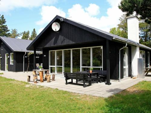 10 person holiday home in Oksb l