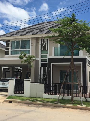 Two-storey house 3 rooms, airport pick-up service Two-storey house 3 rooms, airport pick-up service