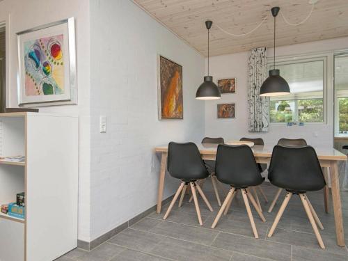 Holiday home Henne IX - image 8