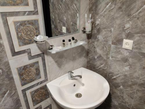 Richmind Hotel - image 6