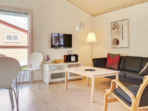 6 person holiday home in Gudhjem