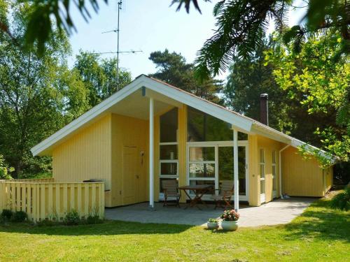 8 person holiday home in V ggerl se