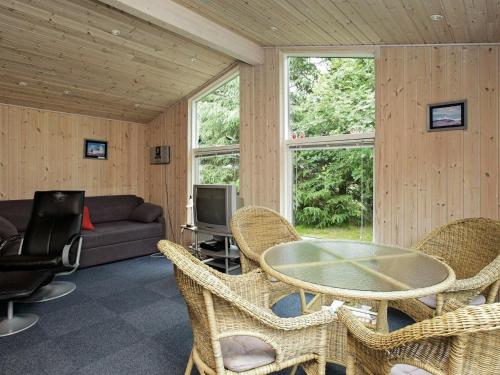 Ten-Bedroom Holiday home in Øster Assels