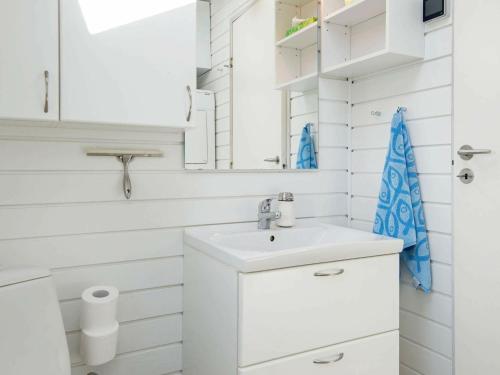 Three-Bedroom Holiday home in Knebel 22 - image 3