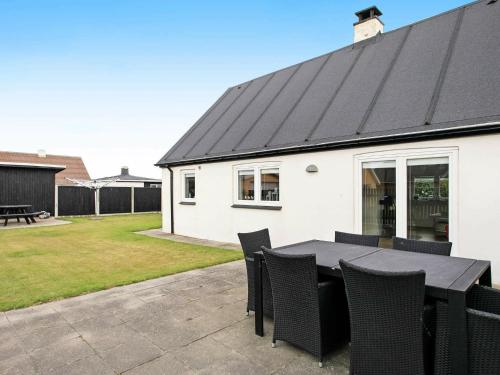 6 person holiday home in Ulfborg