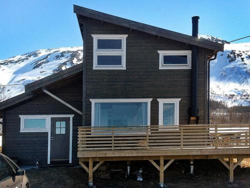 6 person holiday home in Nord Lenangen