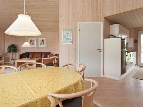 Three-Bedroom Holiday home in Ulfborg 32 - image 6