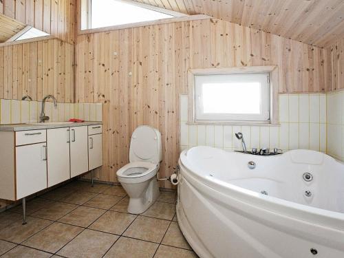Holiday Home Ajs Mølls - image 7
