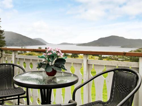 . Five-Bedroom Holiday home in Masfjordnes