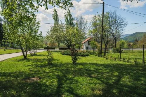  Apartment Vidoš in Drežnik Grad