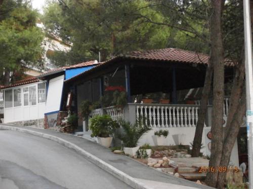  Apartments Meni in Drage