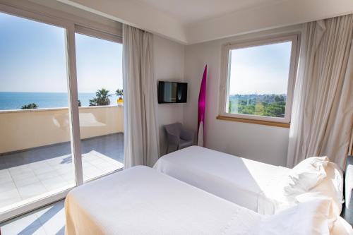 Two-Bedroom Suite with Sea View (4 Adults) 