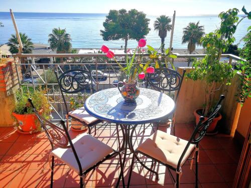  Taormina by the sea in 98039 Mazzeo