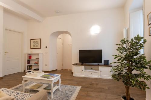 Mercatale Apartment - Tap to explore photos