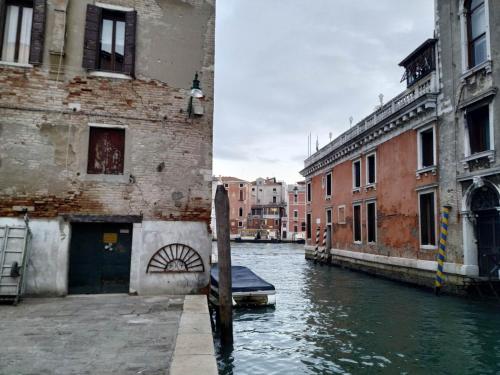 Venice canal view @Ca di Paoletta