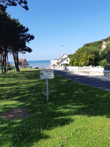 Le So Wild, maison avec jardin, sur les plages du débarquement, à 800 m d'Omaha beach adaptée jeunes enfants, table ping-pong