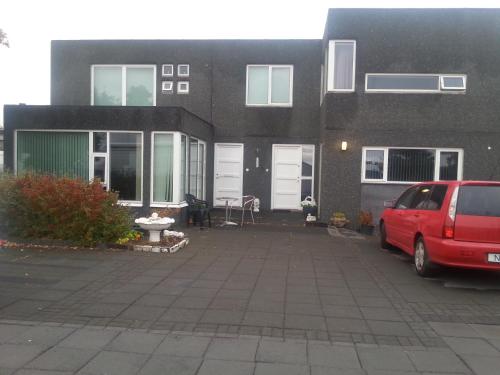 Quiet, two bedroom apartment in Seltjarnarnes