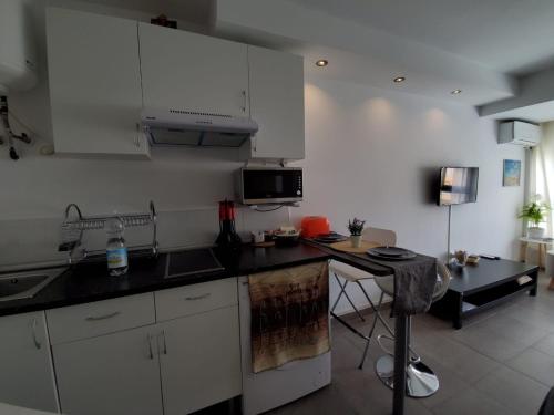 ห้องครัว, Casa Cachita 2-Confortable Estudio a pie de playa in กวลดัลมันซา