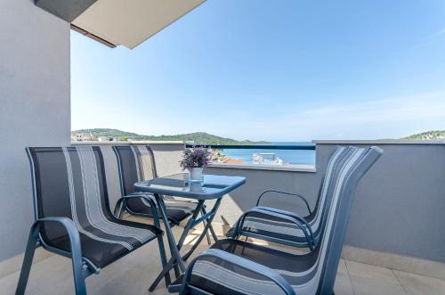 Apartments Katic - image 3