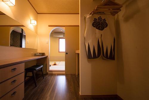 Japanese-Style Room image 1