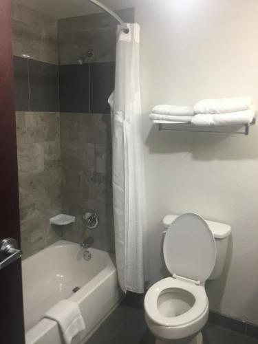 Days Inn by Wyndham Alva - main image