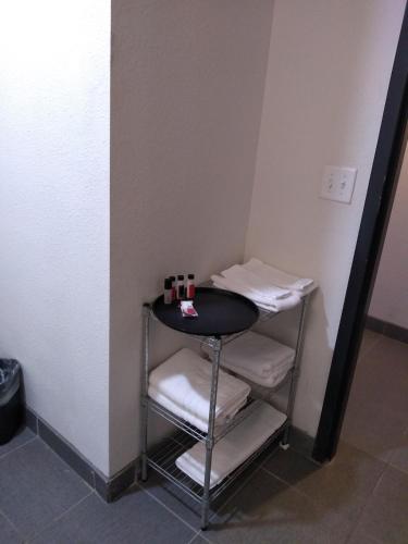 Days Inn by Wyndham Alva - image 7