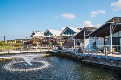 Caves Coastal Bar & Bungalows