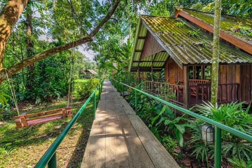 Khao Sok Riverside Cottages