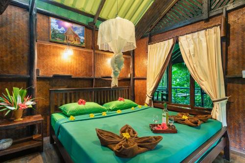 Khao Sok Riverside Cottages