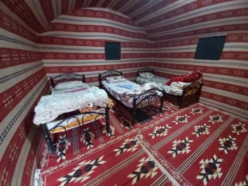 Triple Room with Shared Bathroom image 10