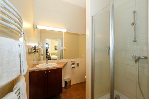 Timeout City Hotel, 5 min to city center, Self Check In – Vienna, NY