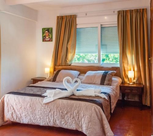 Double Room with Balcony image 9
