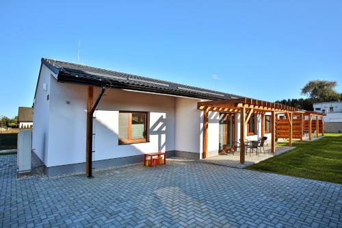 Létesítmények, Kamilli in Besenyőfalu