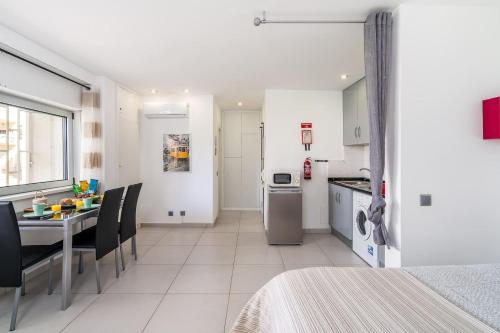  ImpervillaStudio - Vilamoura City Centre in 8125-434 Quarteira