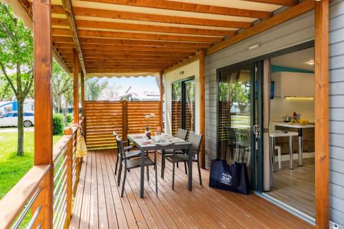 2 bedrooms, 3 beds