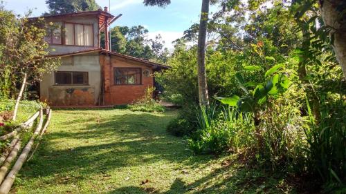 Canto do Jacarandá (Casa no Vale do Matutu)