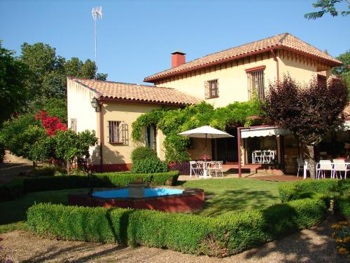  CASA CON ENCANTO Y JARDIN, Unterkunft in Córdoba