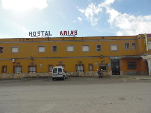 . Hostal Arias