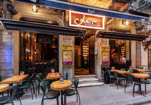 Sanat Hostel & Caravan Taksim - image 7