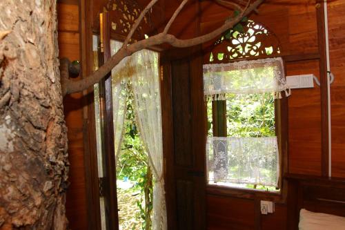 Tree House-Midigama