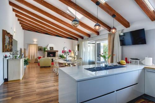 Three-Bedroom Holiday Home  image 10