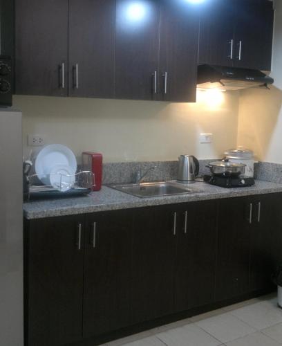 Makati Condo Edsa MRT Magallanes Station Chino Roces Ave cor EDSA IT Hub ONE Ayala Alphaland WiFi by 24K Residences, Manila (fotografie 8)
