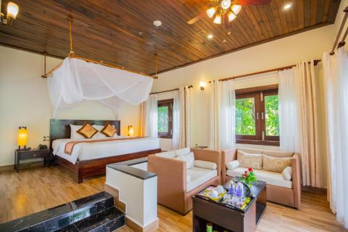 Diamond Bay Resort & Spa in Phuoc Ha