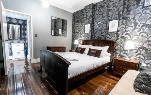 Athomeserviceapartments, , London