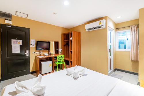 room detail thumbnail 0