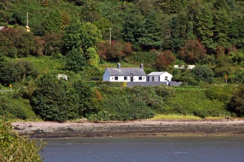 Cottage at Youghal Bridge - Colligan