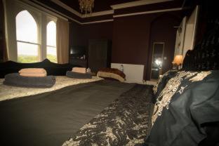 Brockley Hall Hotel - image 2
